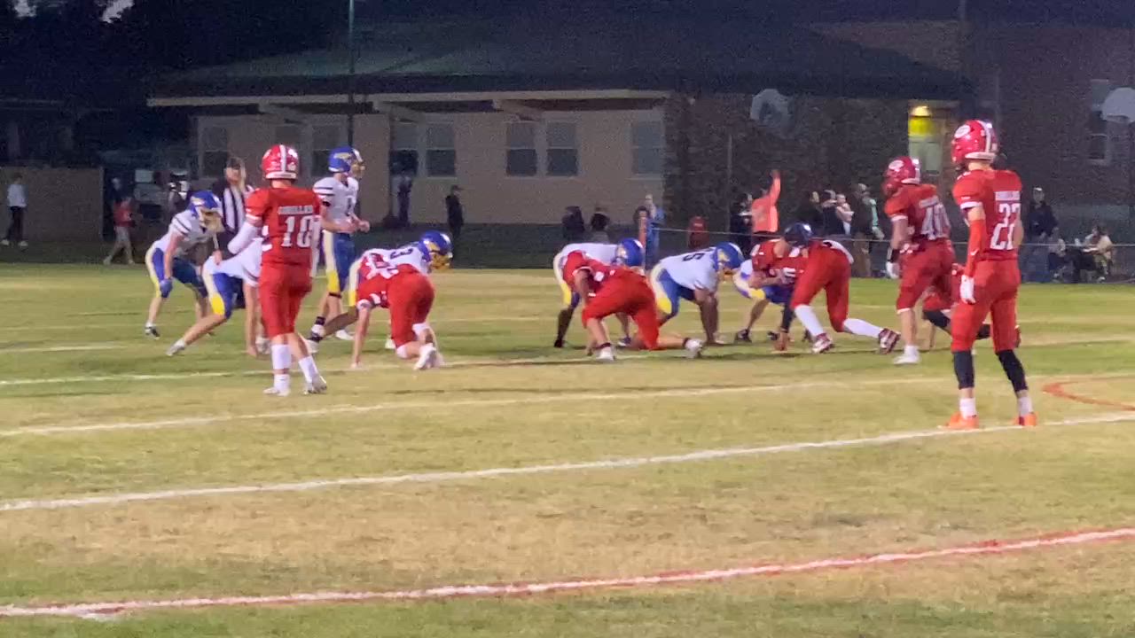 2024 Colfax High School; HB run up the gut vs Davenport.