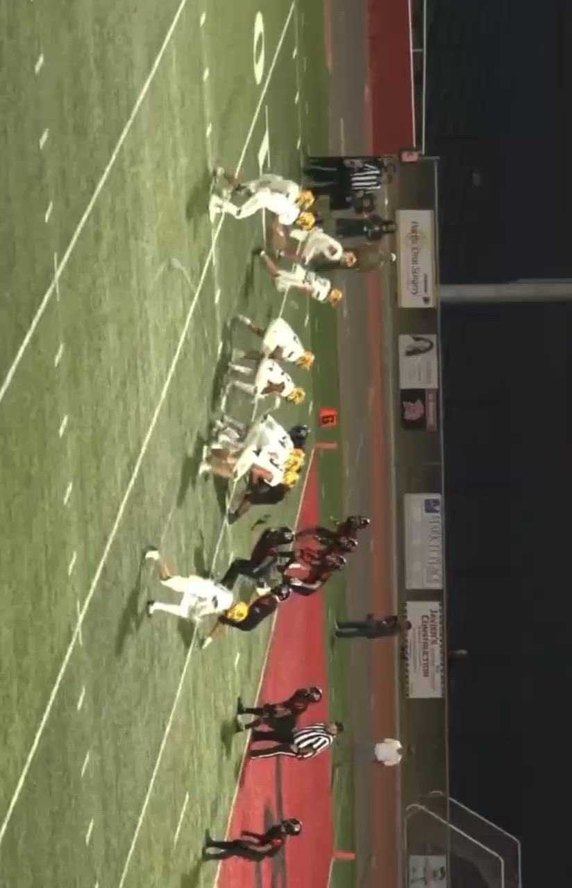 Troy Reyes hits Davis Benson in the corner of the end zone for a 7yd TD.